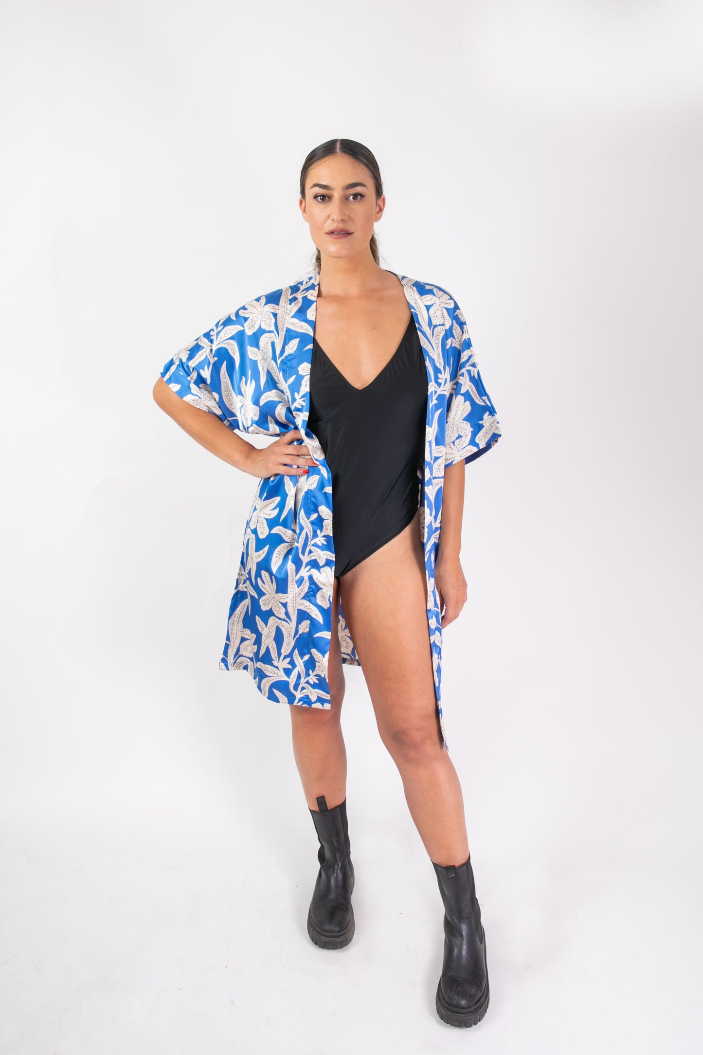 BLUE KIMONO