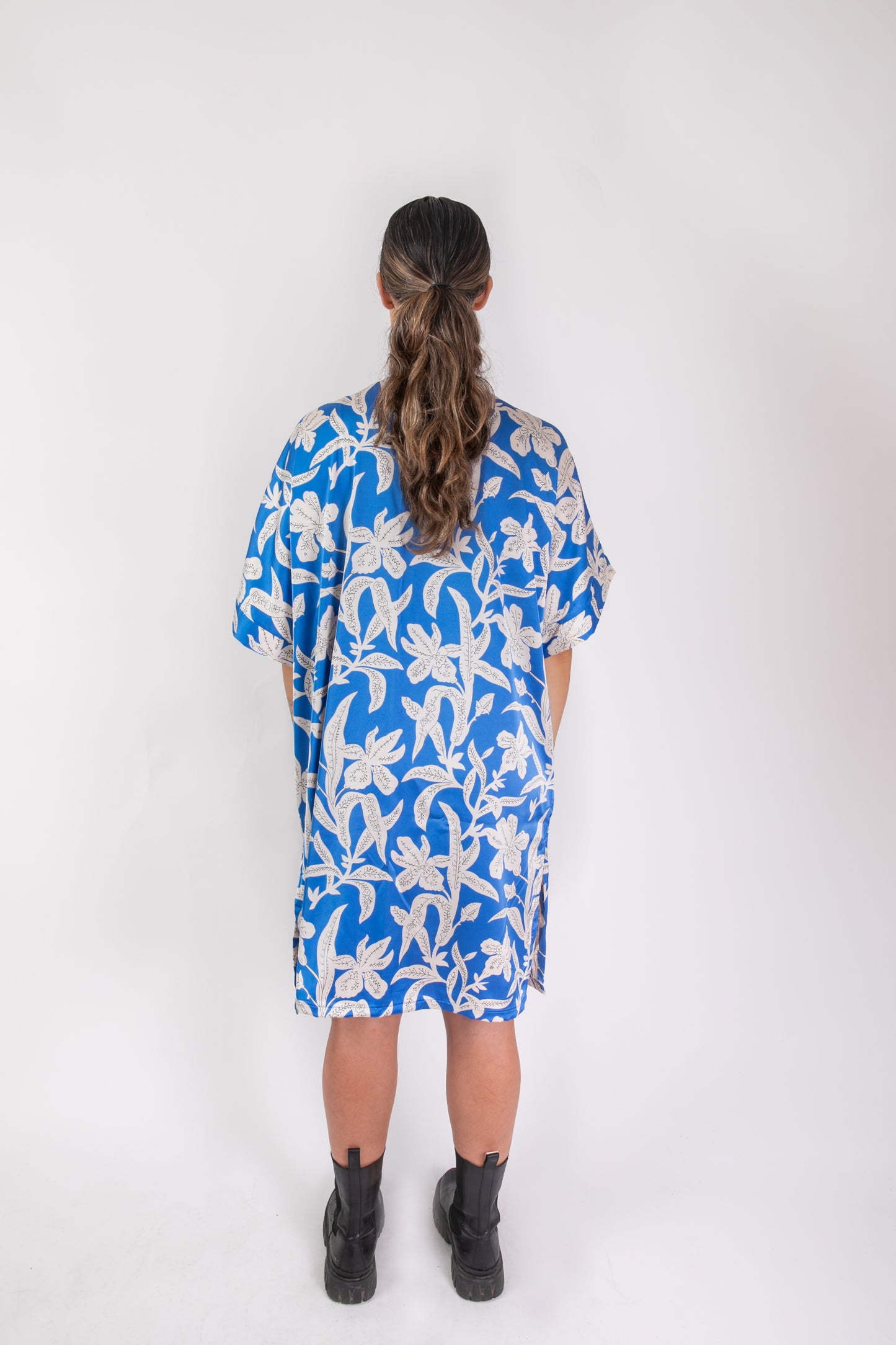 BLUE KIMONO