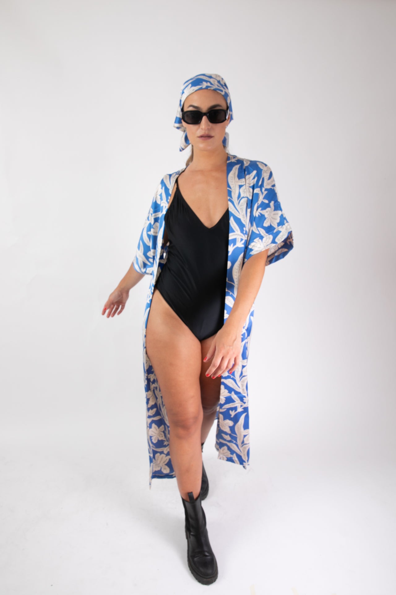 BLUE KIMONO
